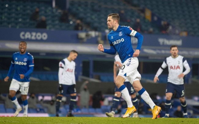 队友的一个 队友的一个